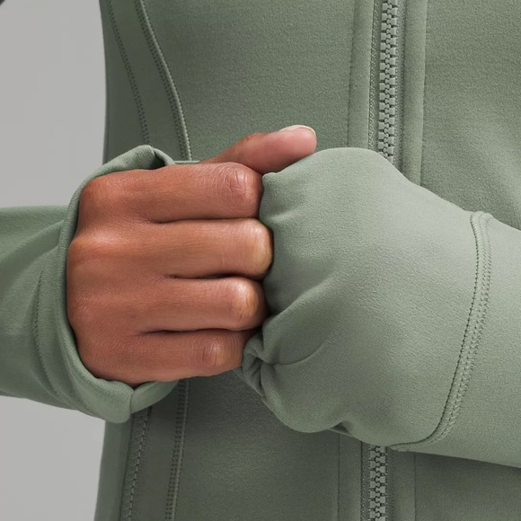 BRAND NEW Lululemon Define Hooded Jacket
Nulu - Picture 7 of 11